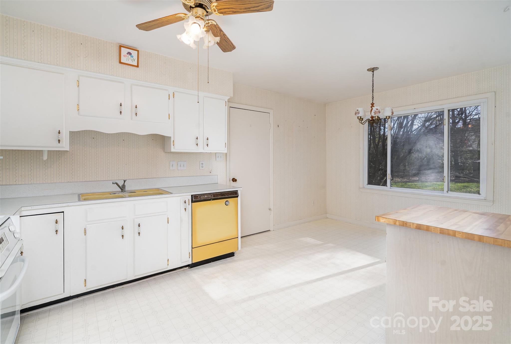 6245 Cross Creek Lane