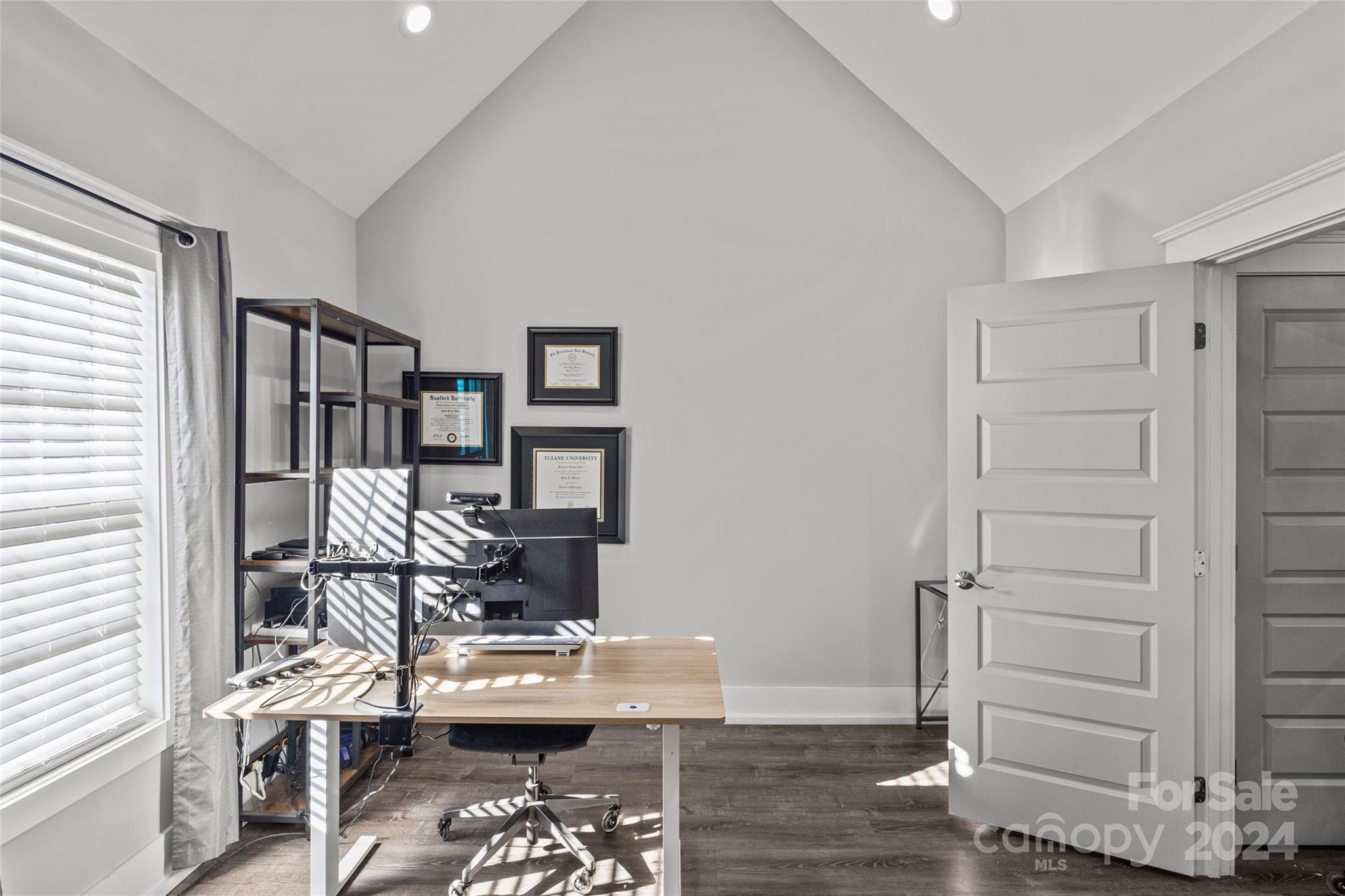 212 Tournament Drive SW