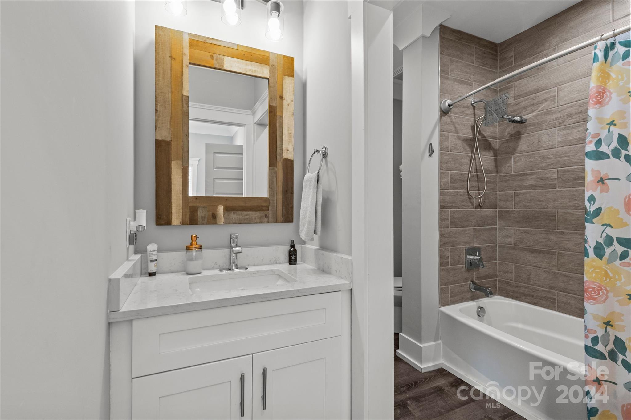 212 Tournament Drive SW