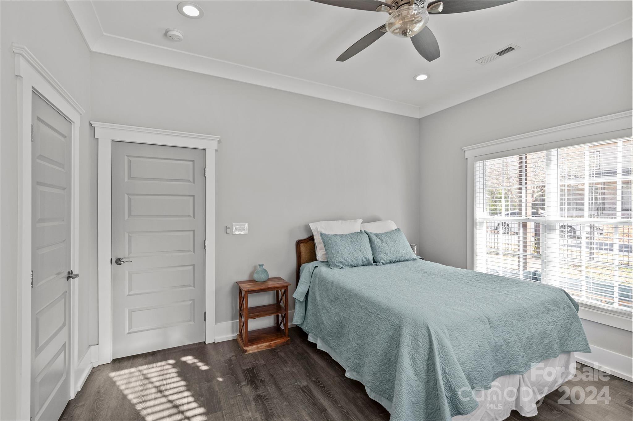 212 Tournament Drive SW