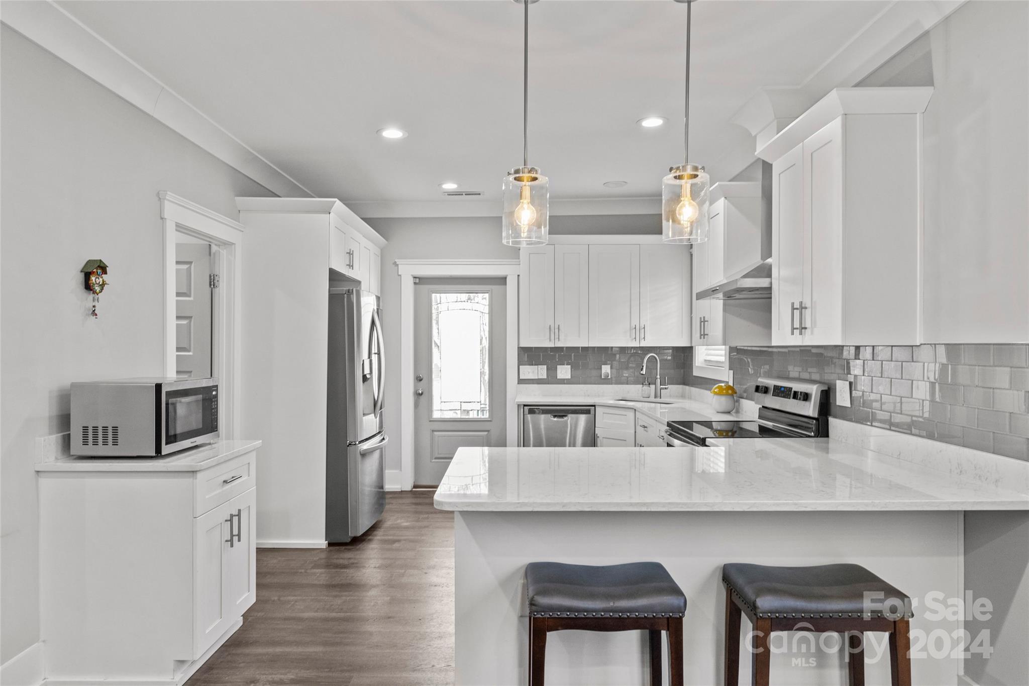 212 Tournament Drive SW