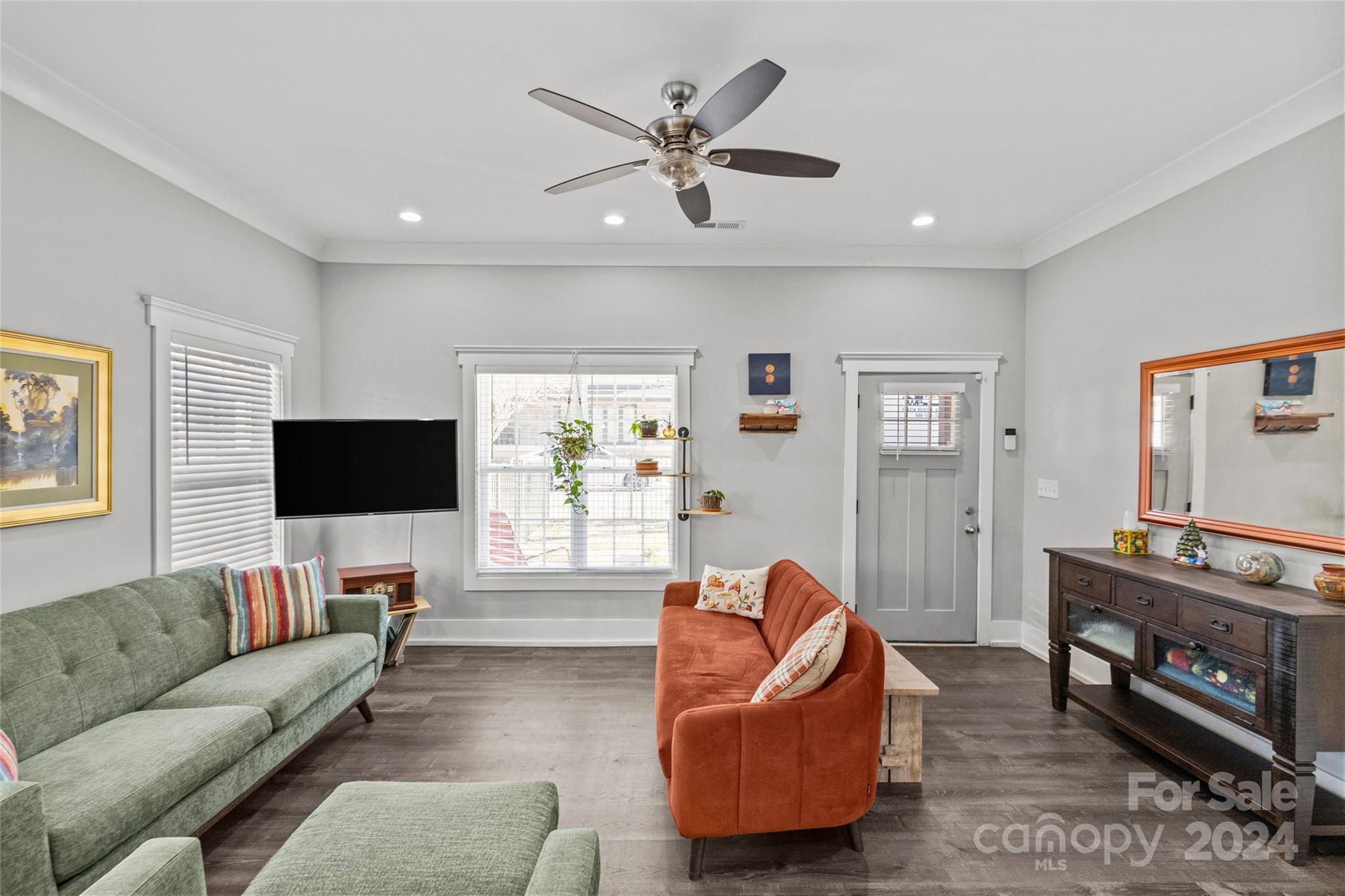 212 Tournament Drive SW