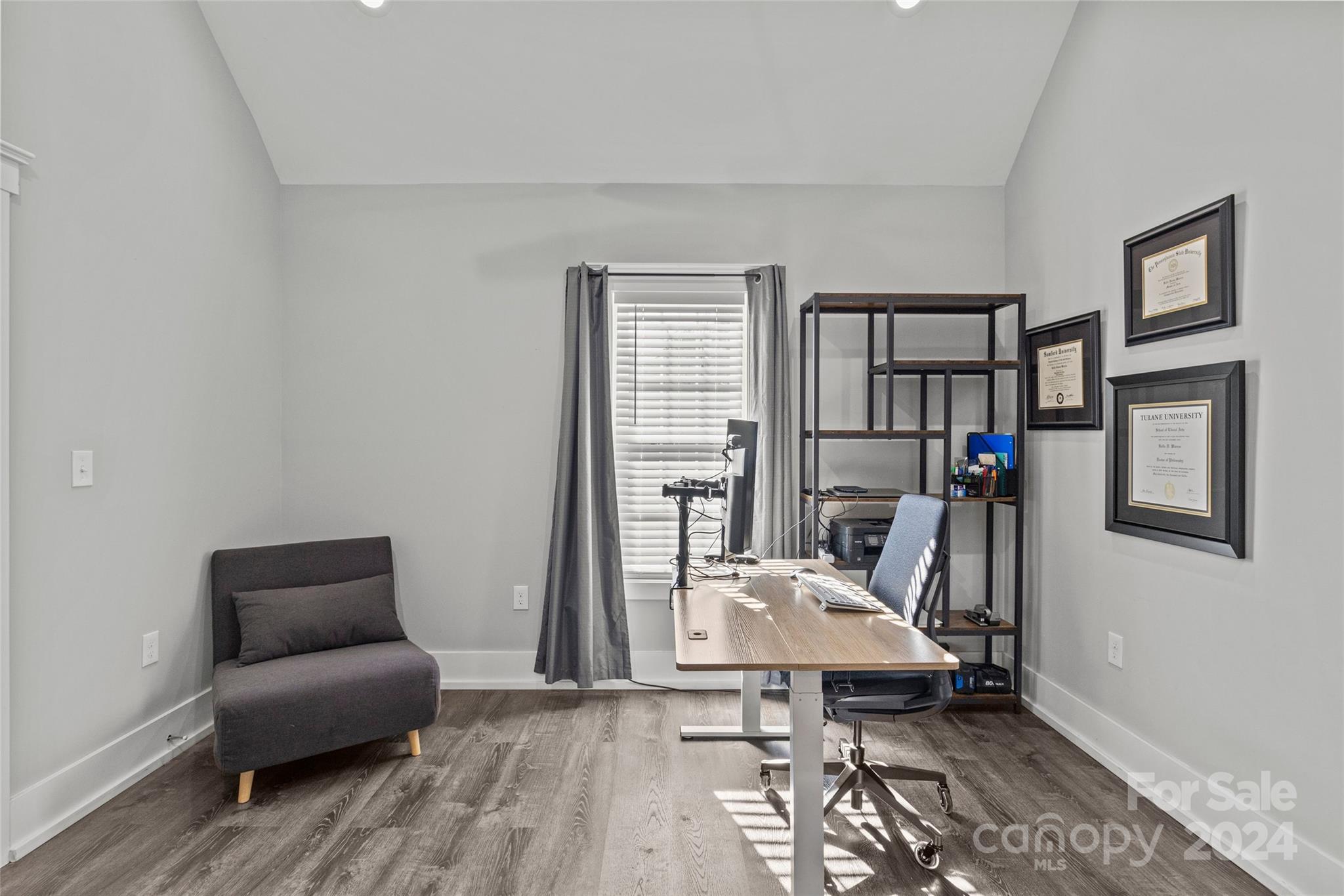 212 Tournament Drive SW