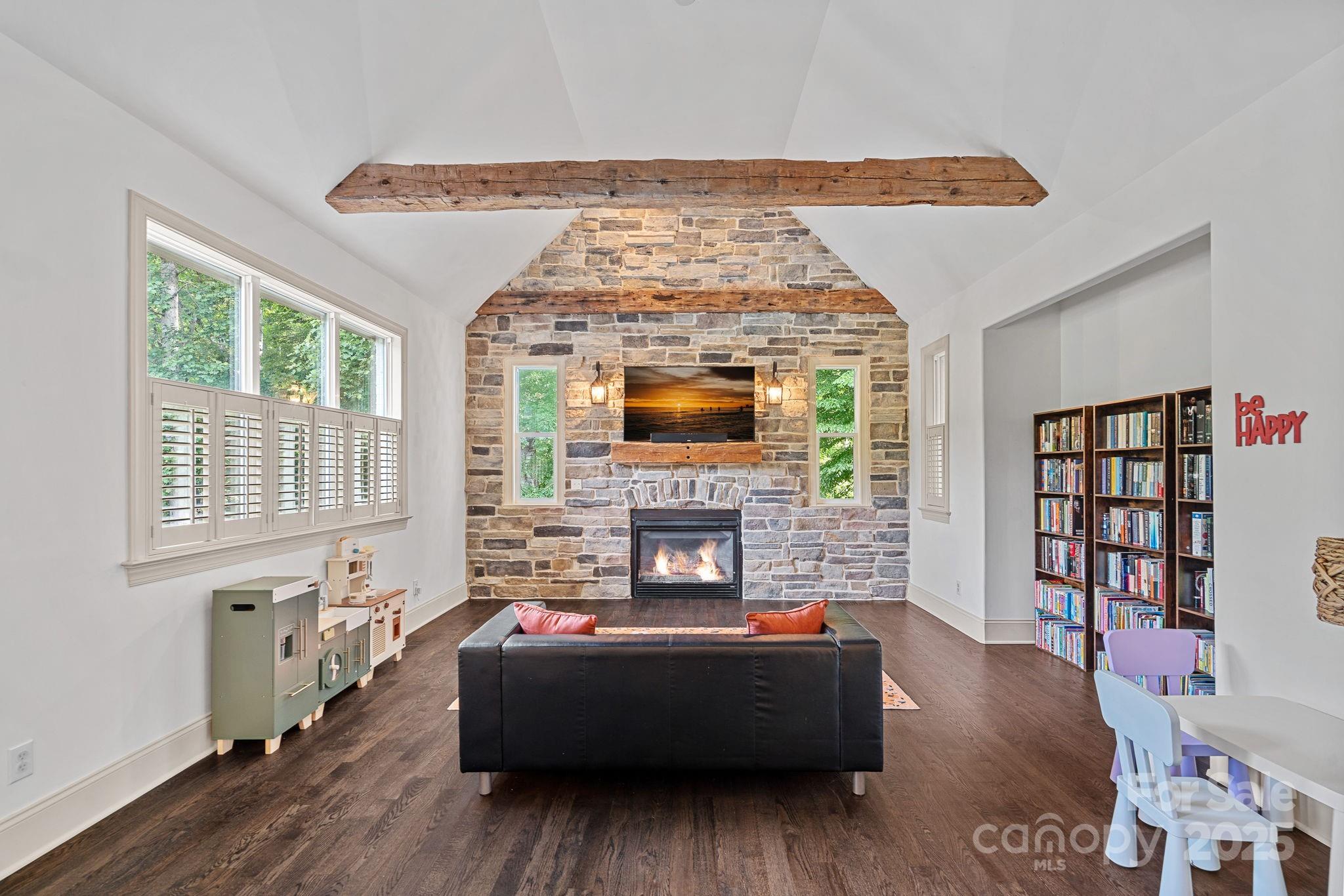 109 Walking Horse Trail