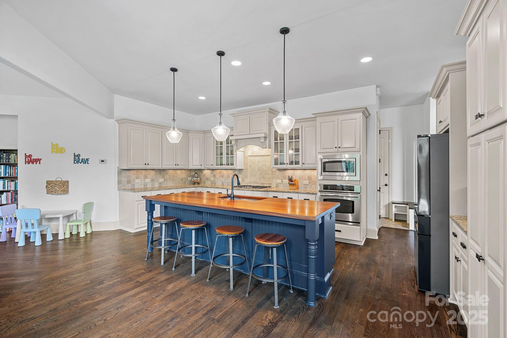 109 Walking Horse Trail