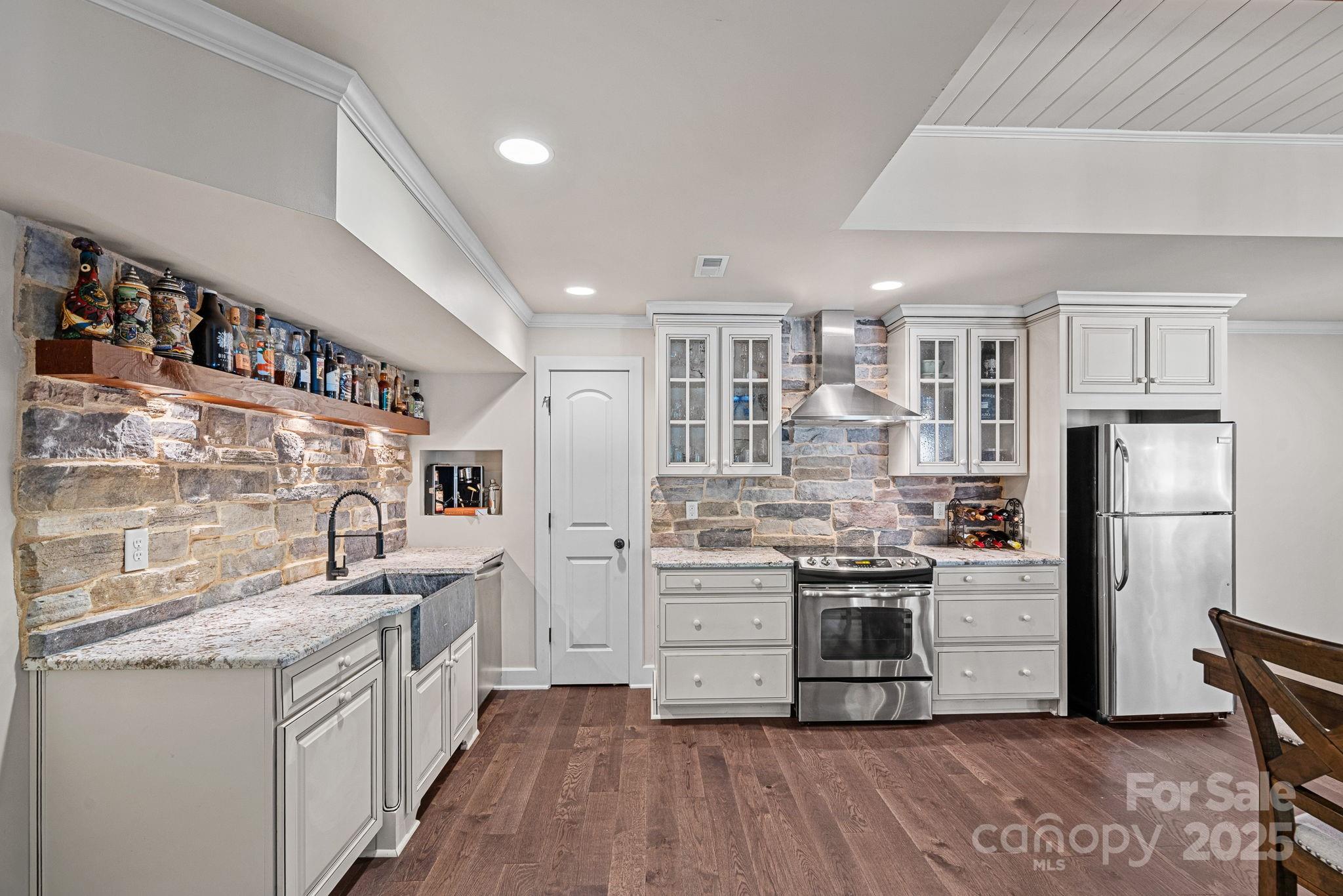 109 Walking Horse Trail