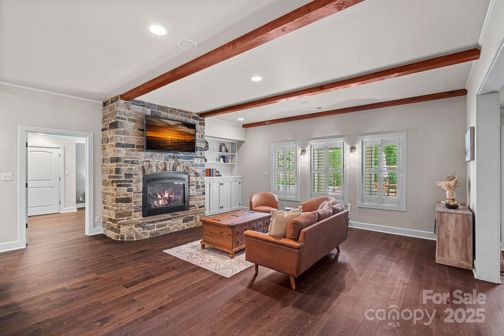 109 Walking Horse Trail