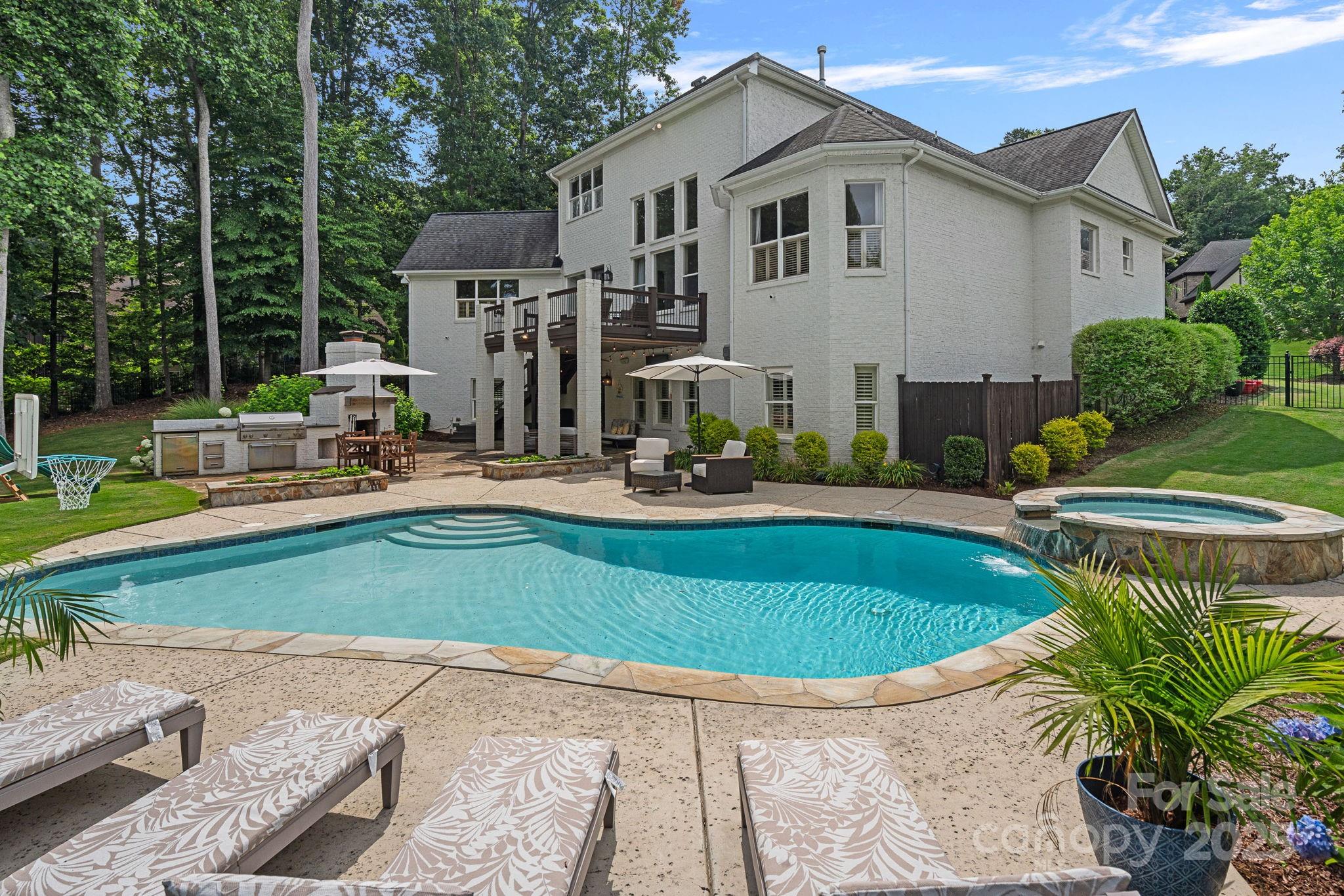 109 Walking Horse Trail