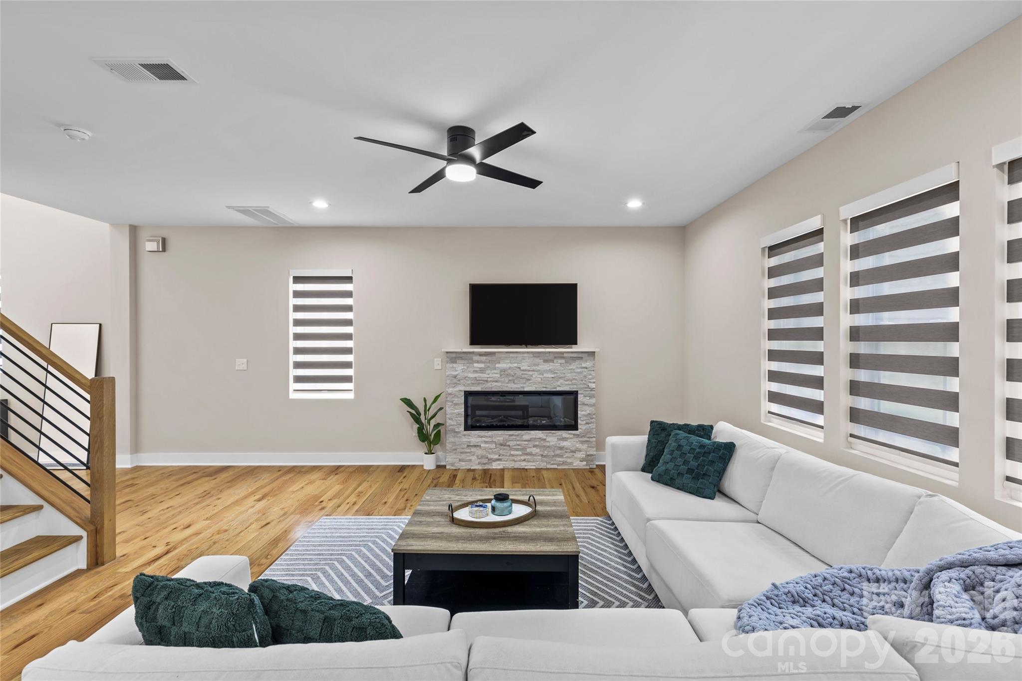 8925 Harrisburg Road