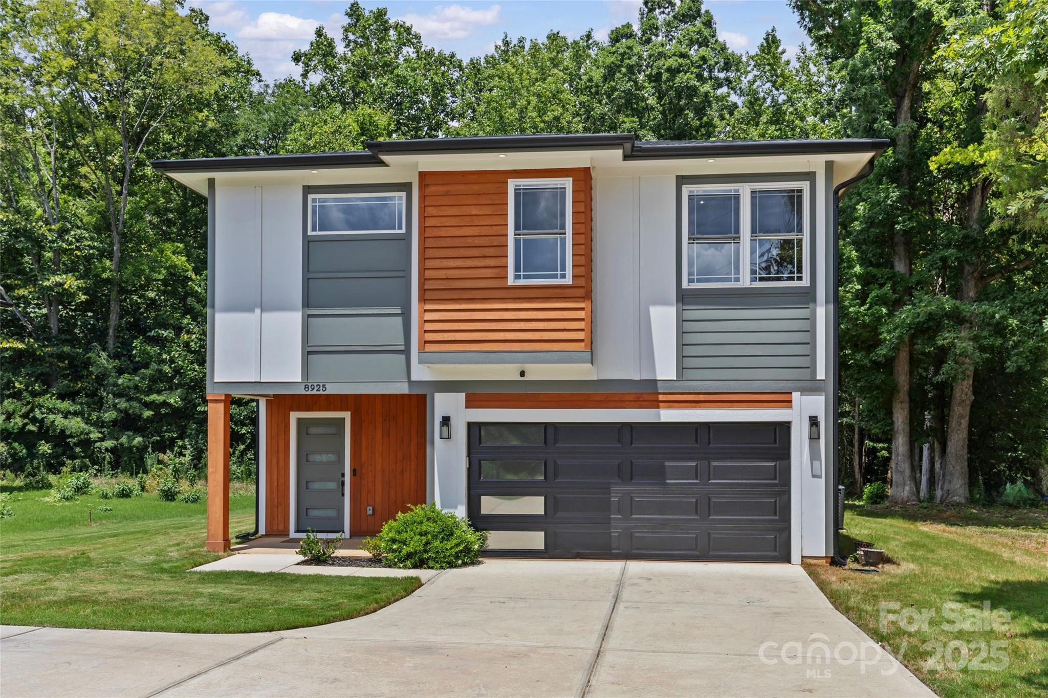 8925 Harrisburg Road