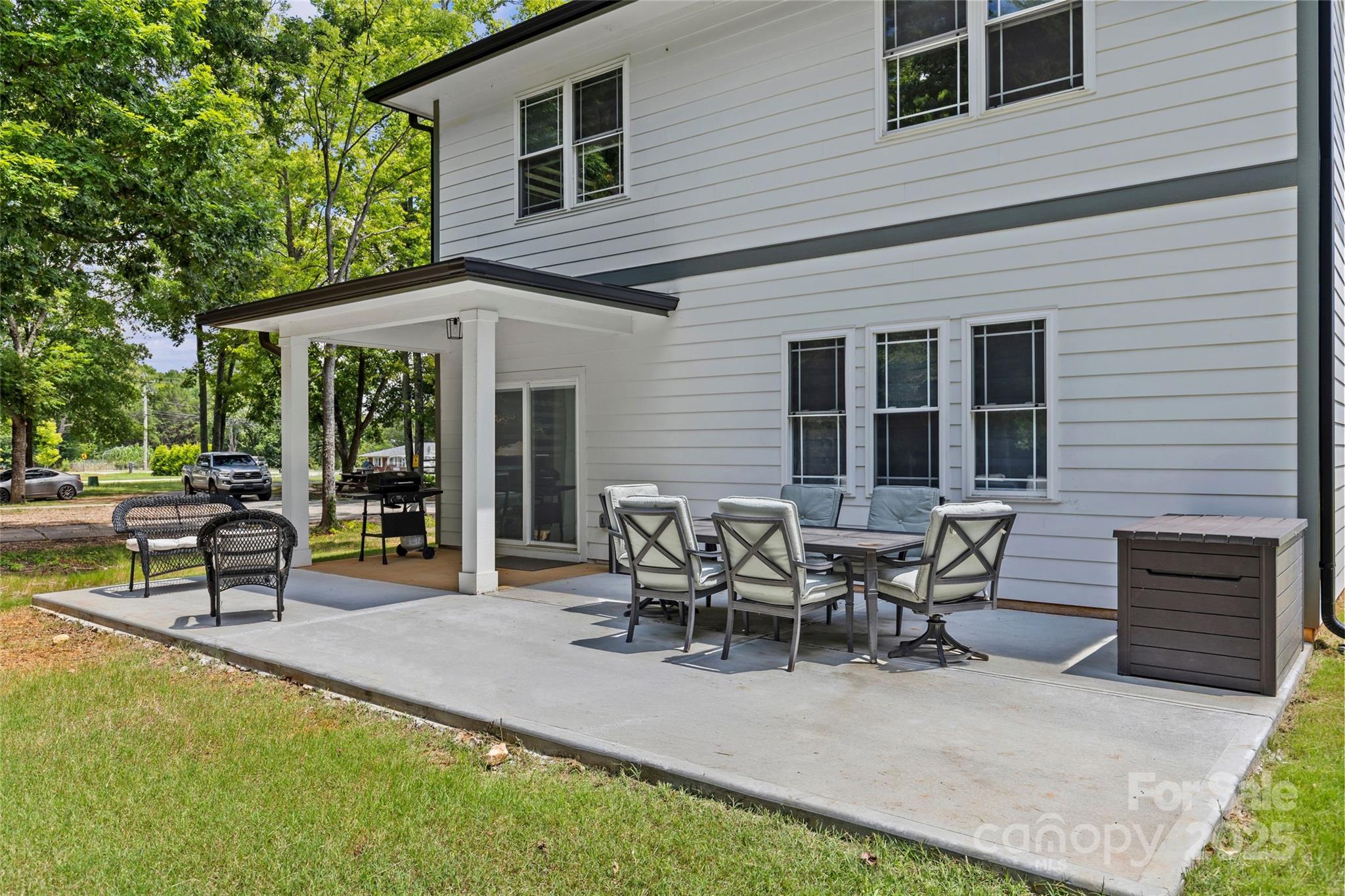 8925 Harrisburg Road