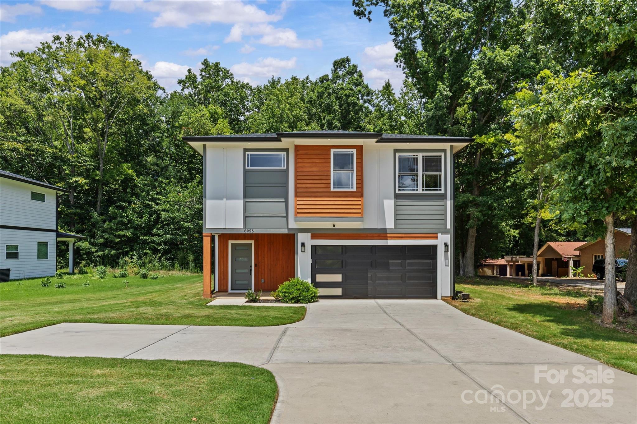 8925 Harrisburg Road