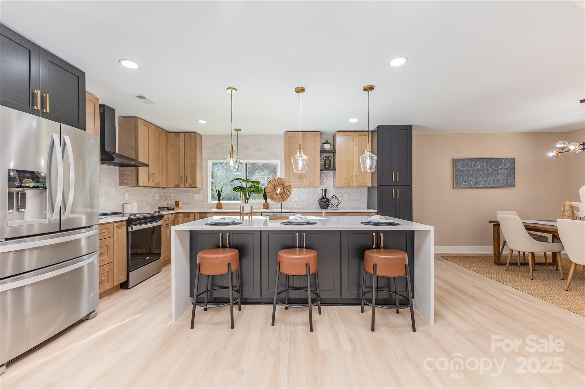 345 Kentberry Drive