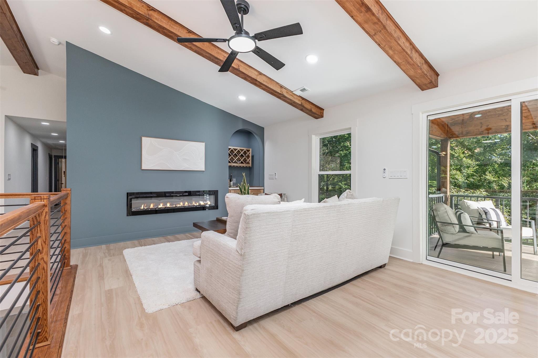 345 Kentberry Drive