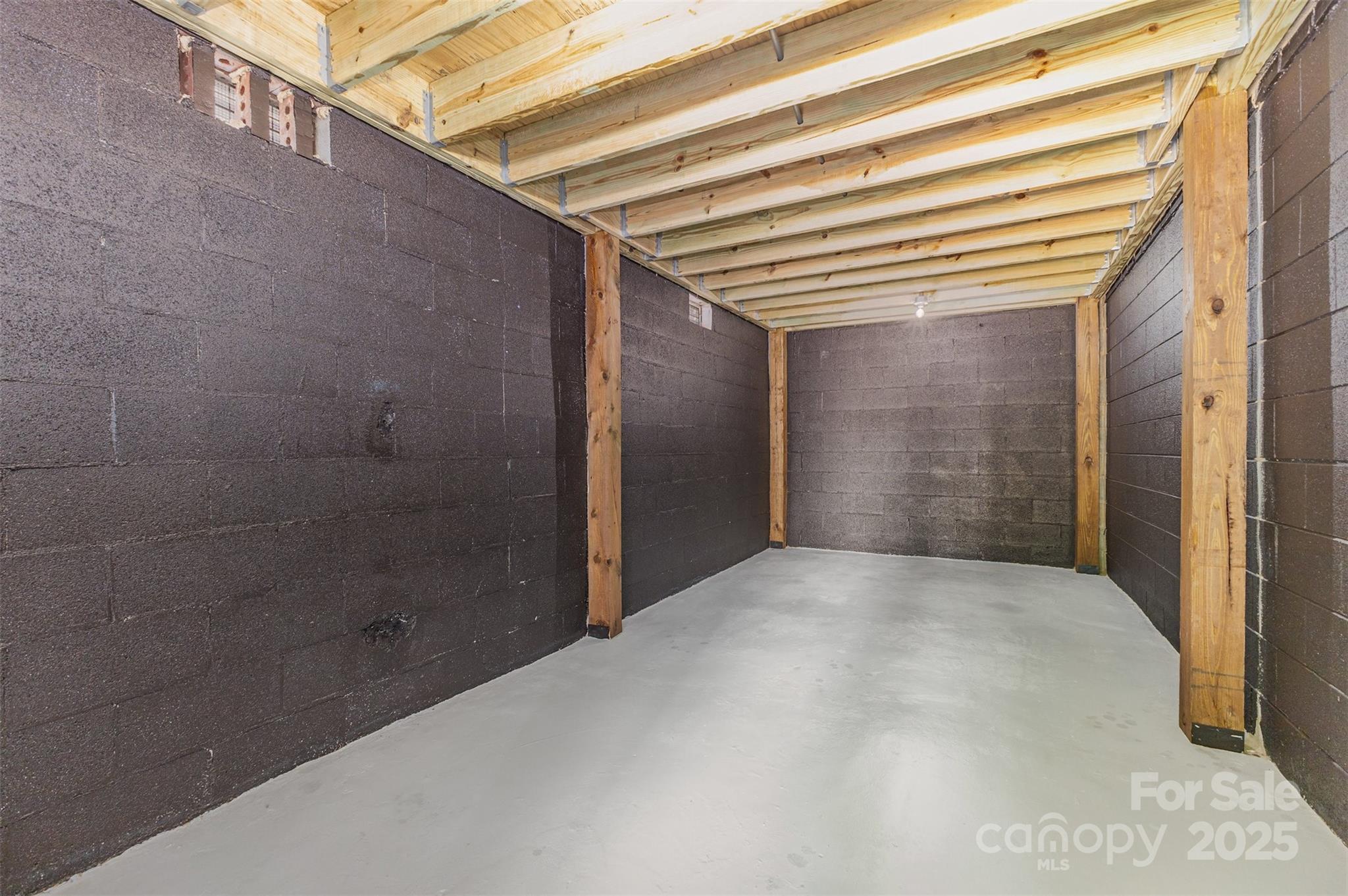 345 Kentberry Drive