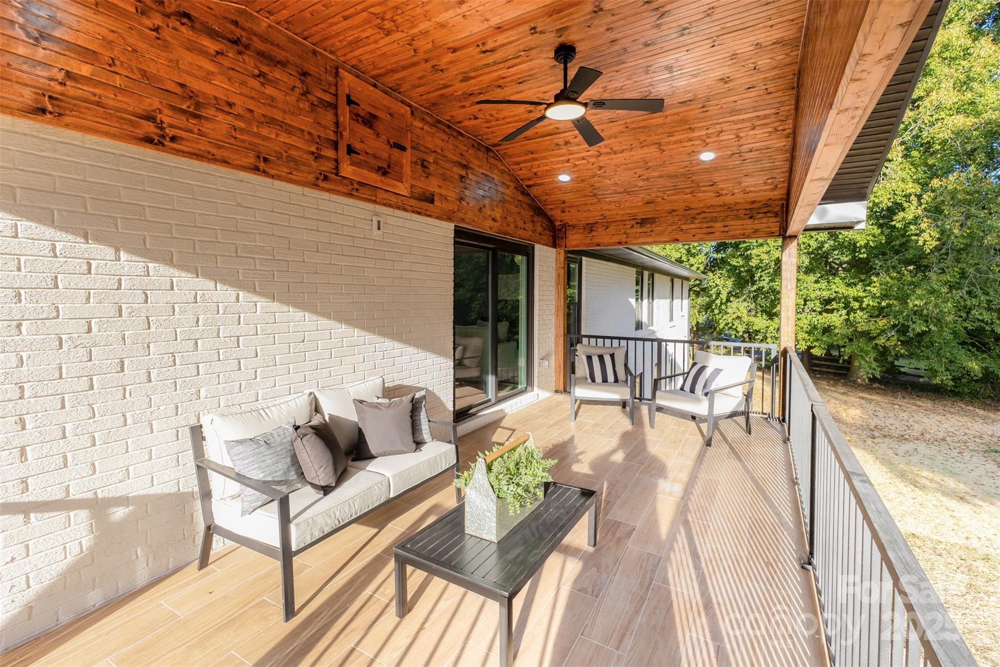 345 Kentberry Drive