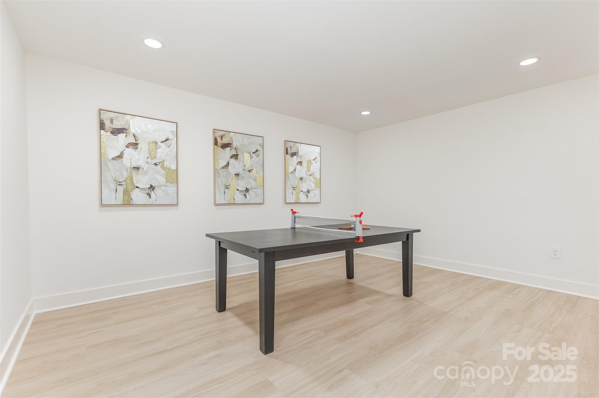 345 Kentberry Drive