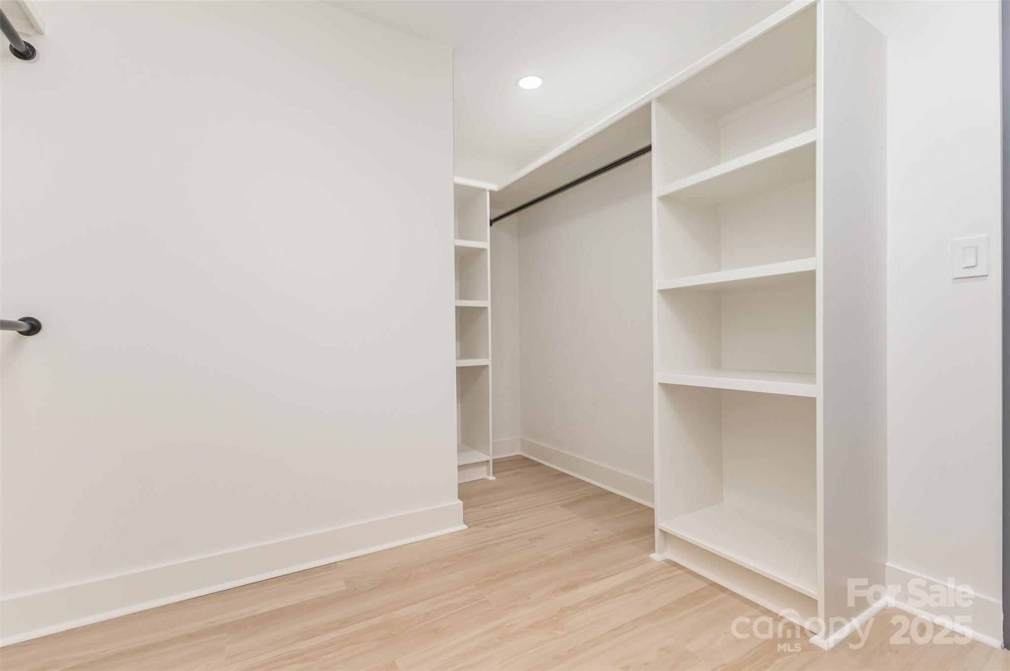 345 Kentberry Drive