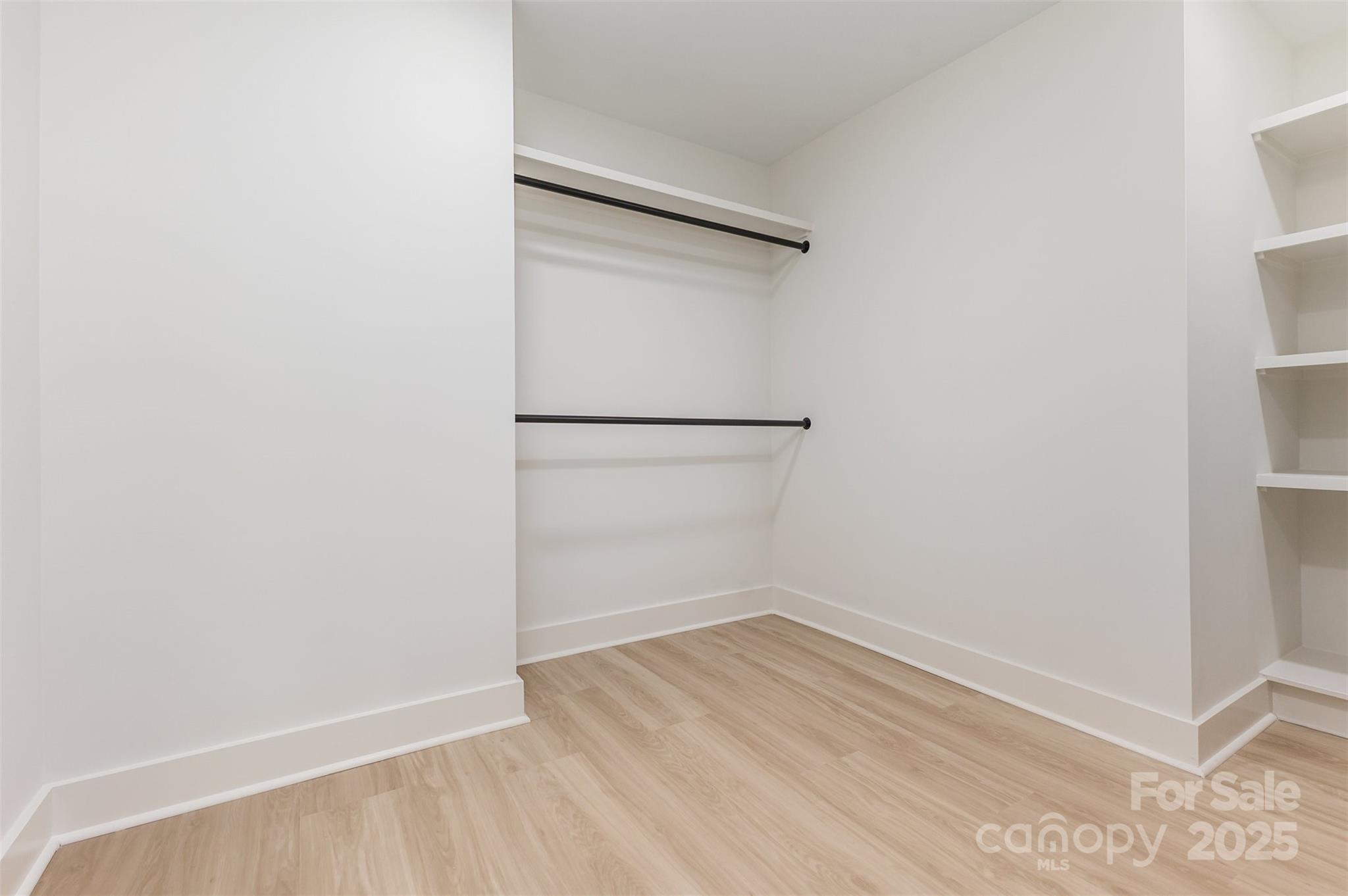 345 Kentberry Drive