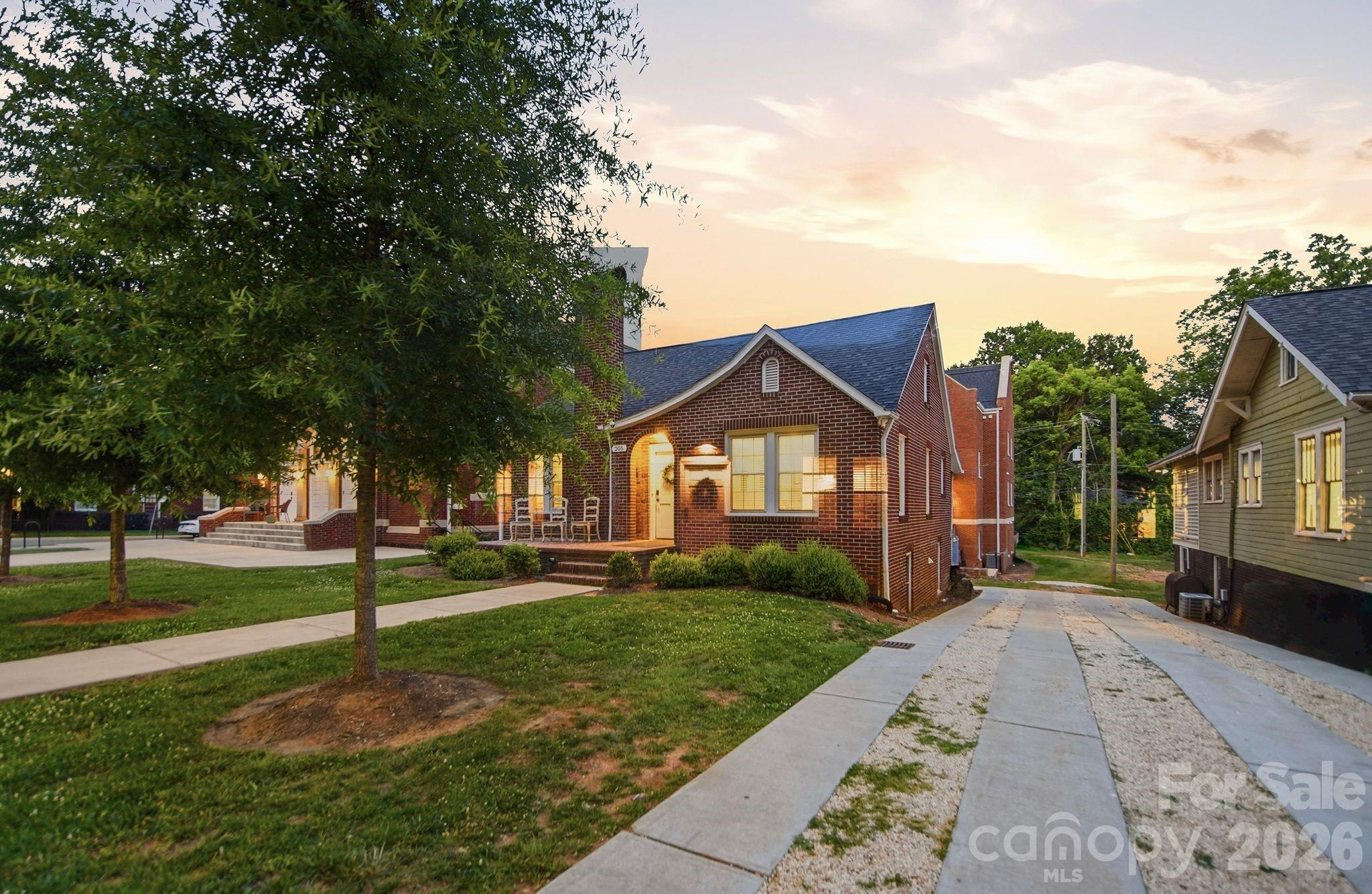 205 Grandin Road