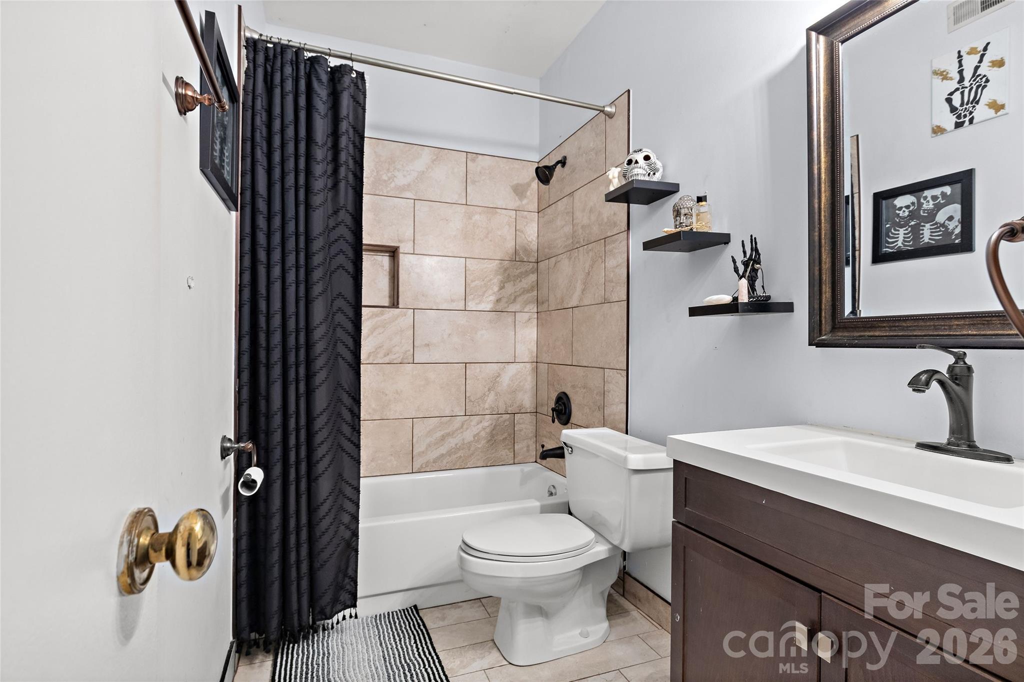 224 N Poplar Street Unit: 22