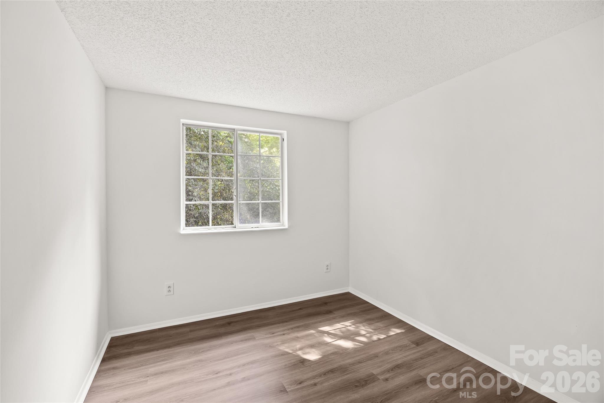 8254 Knights Bridge Road