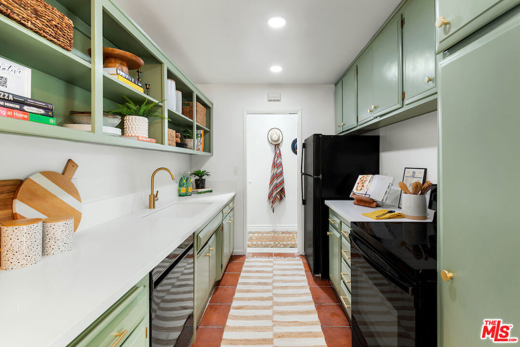 1110 Hacienda Place 102