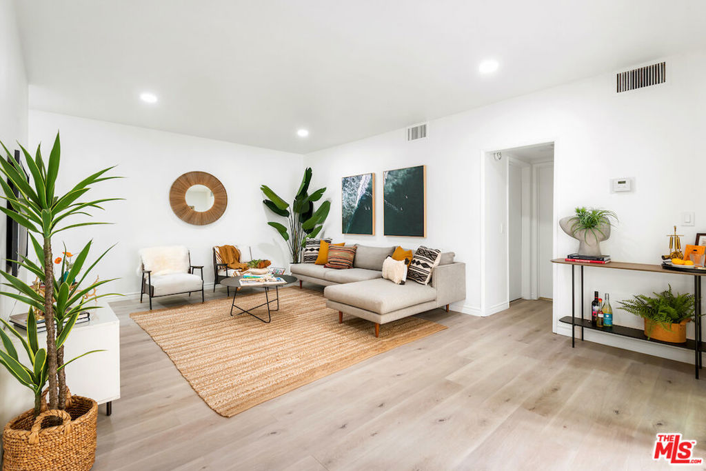 1110 Hacienda Place 102