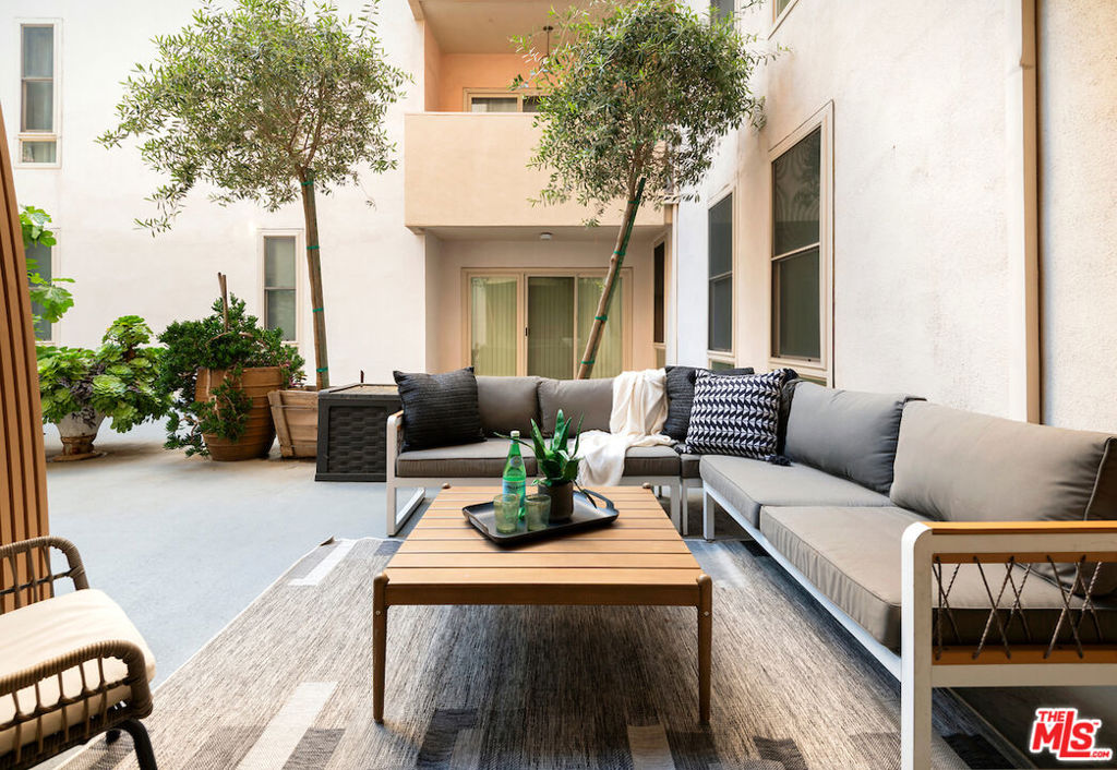 1110 Hacienda Place 102