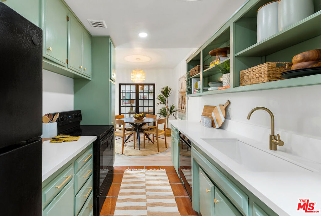 1110 Hacienda Place 102