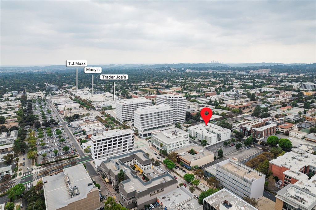 160 S Hudson Avenue 212