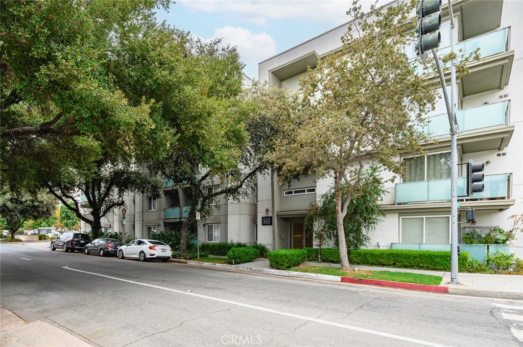 160 S Hudson Avenue 212