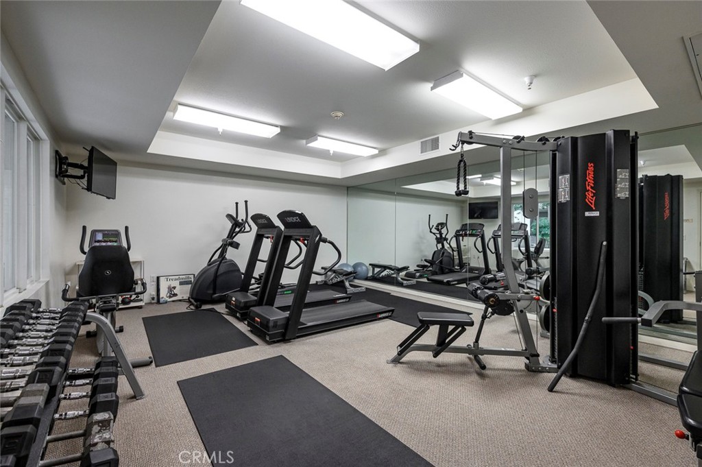 160 S Hudson Avenue 212