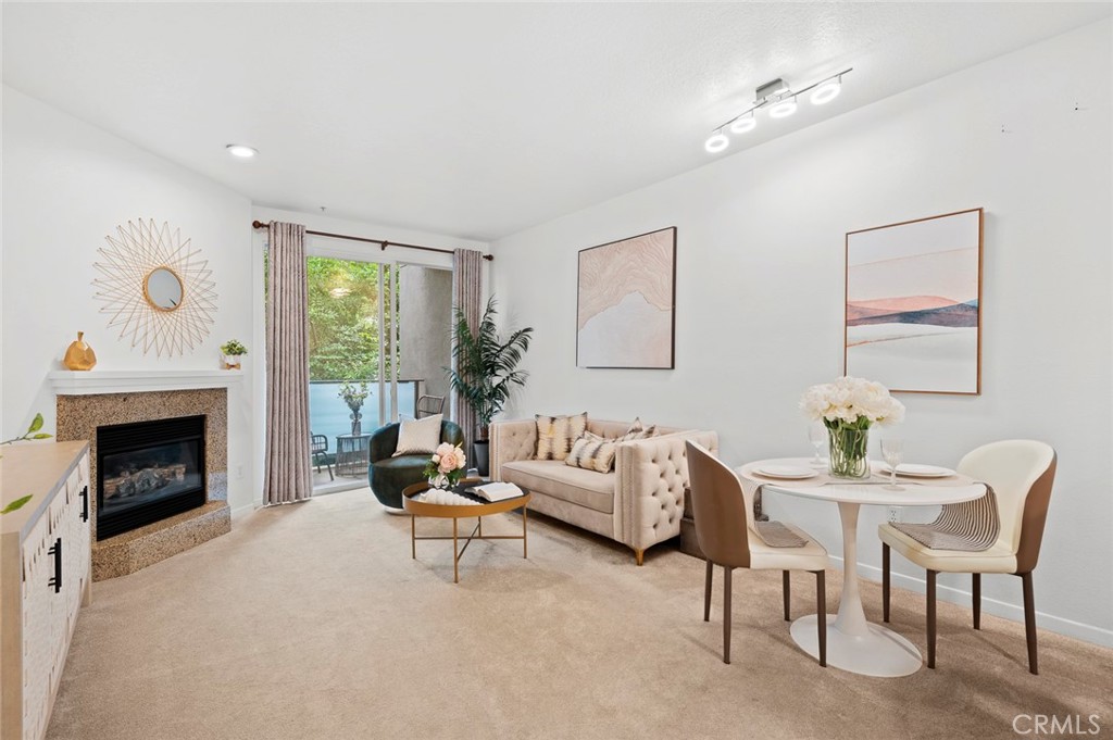 160 S Hudson Avenue 212