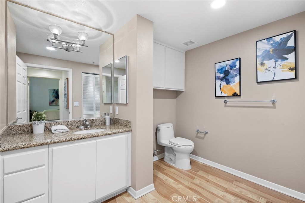 160 S Hudson Avenue 212