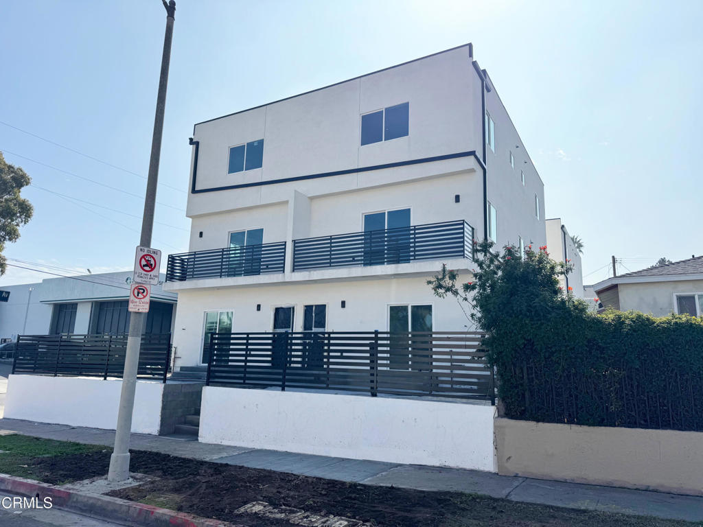 1502 W W 205th Street