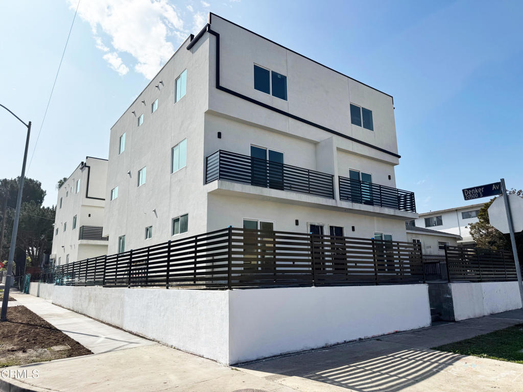 1502 W W 205th Street