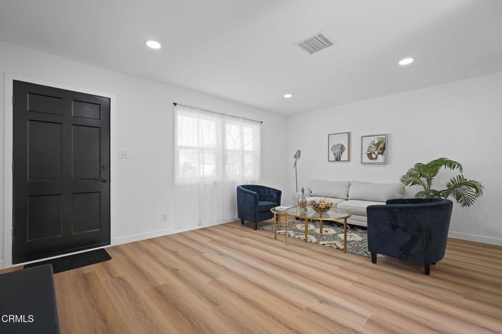 3706 E La Jara Street