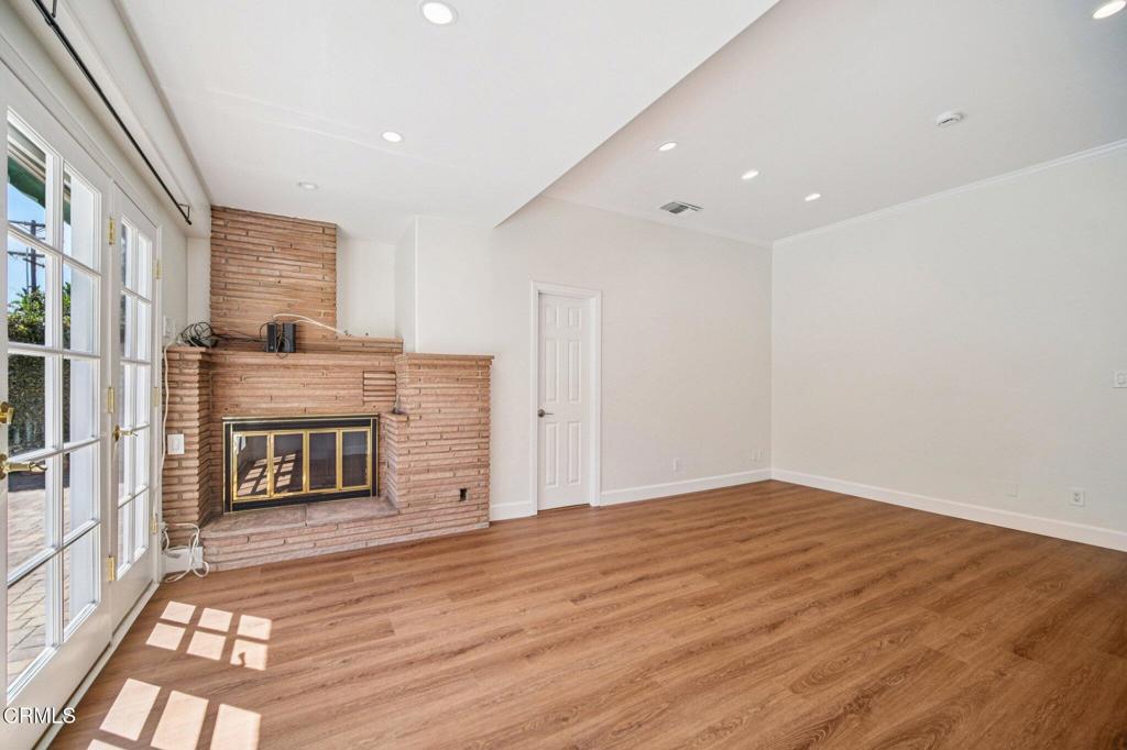 1100 N Isabel Street