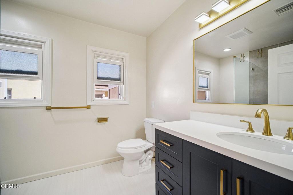 1100 N Isabel Street