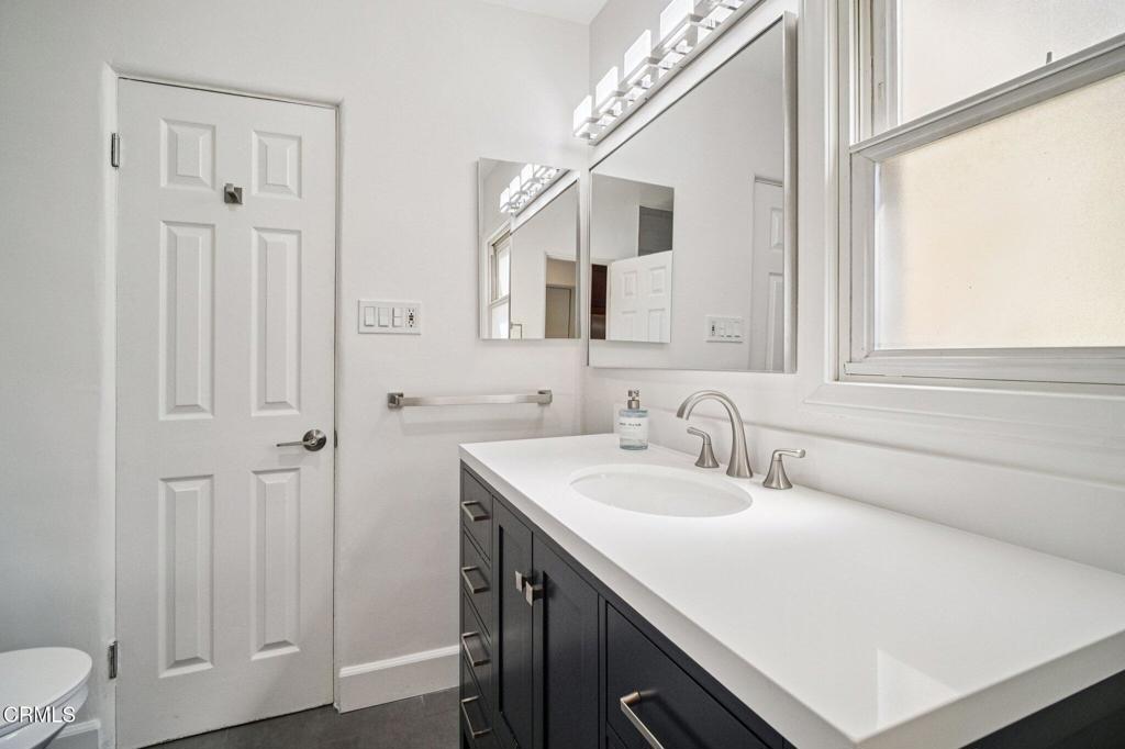 1100 N Isabel Street