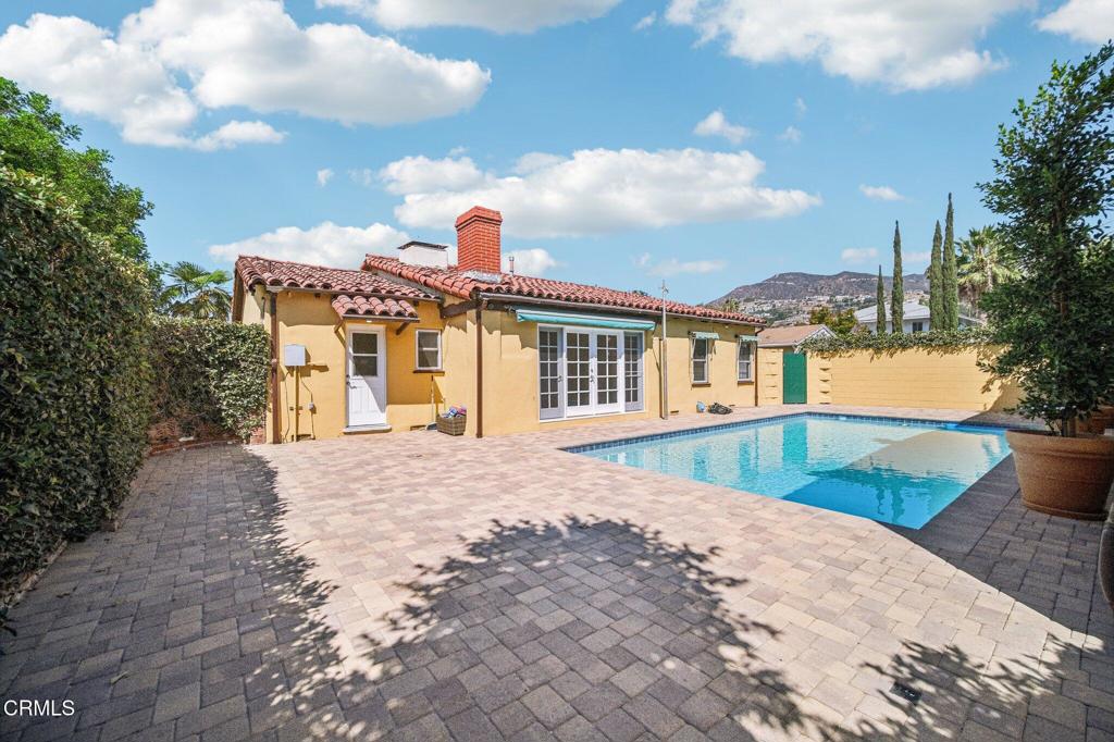 1100 N Isabel Street