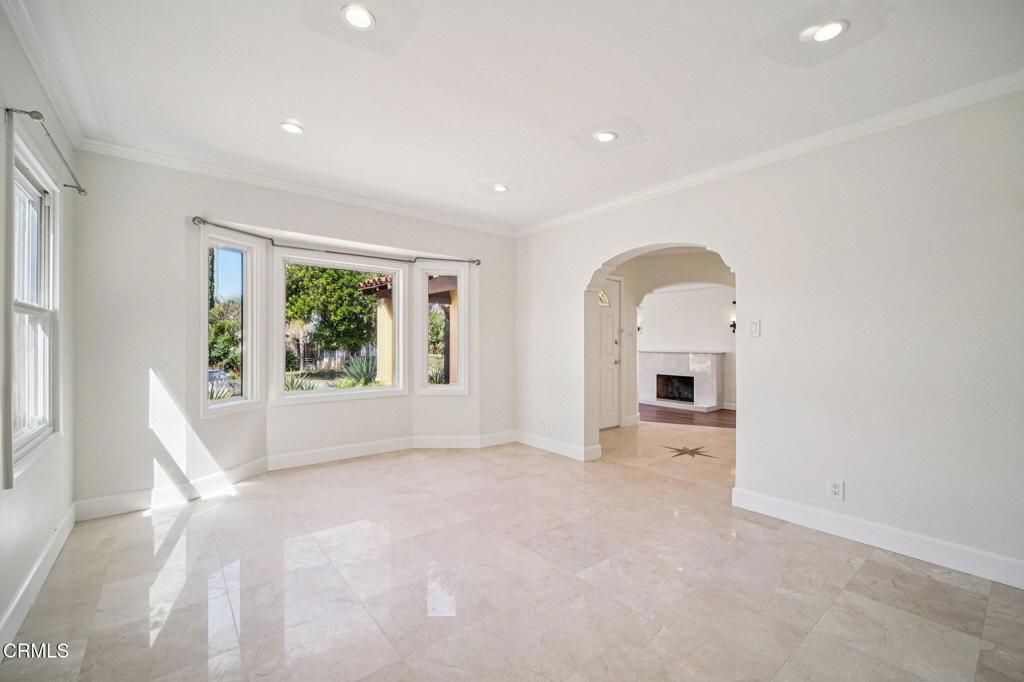 1100 N Isabel Street