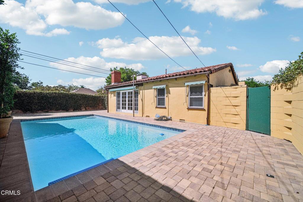 1100 N Isabel Street