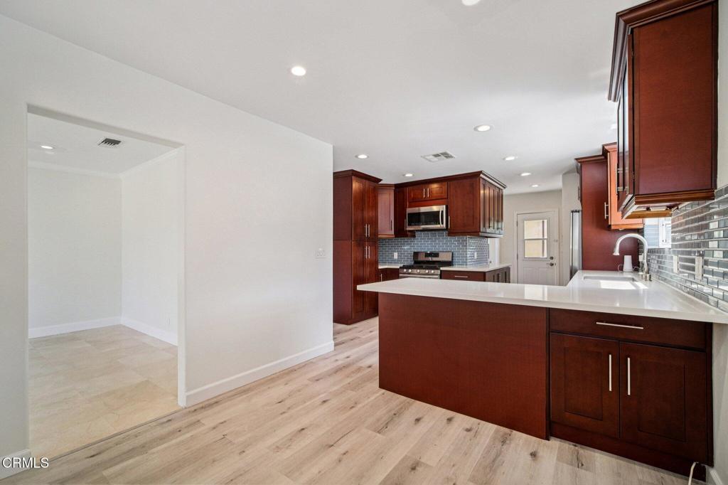 1100 N Isabel Street