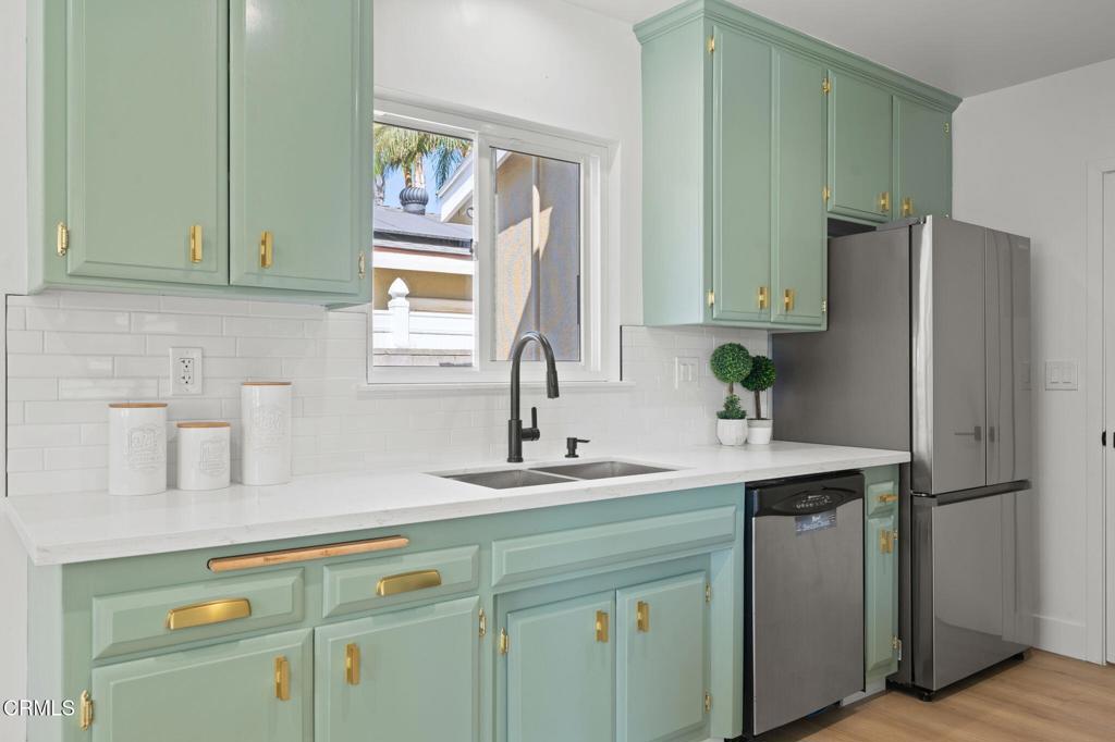 11609 Garrick Avenue