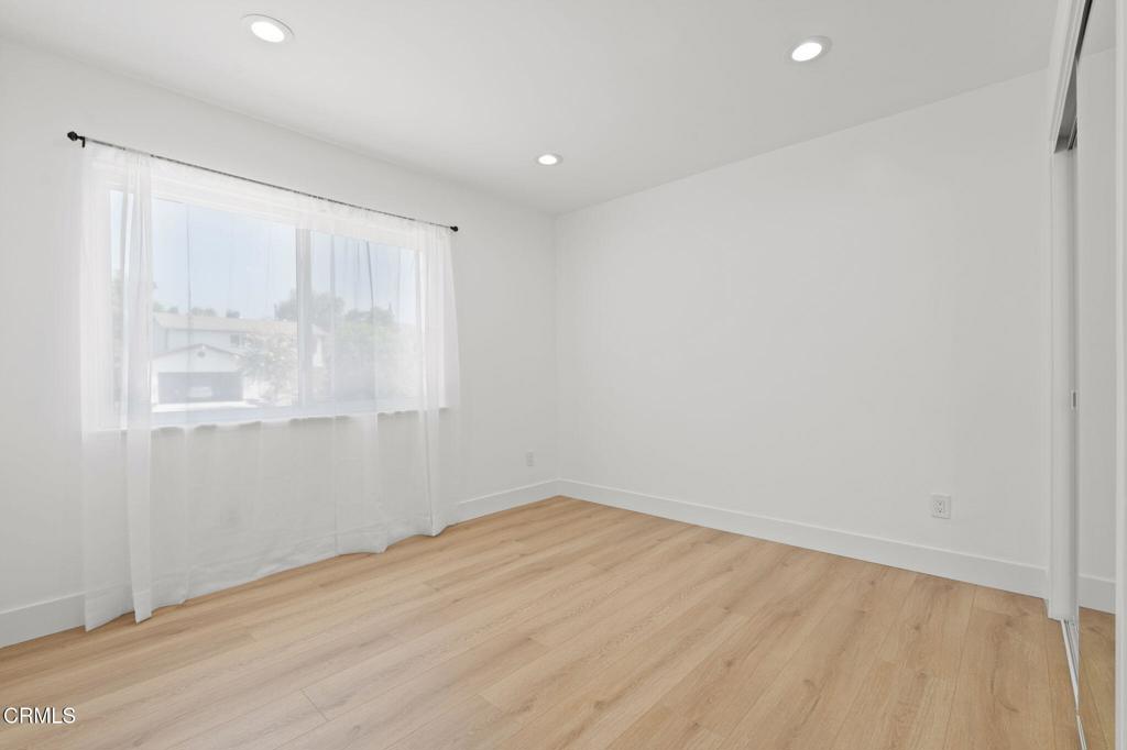 11609 Garrick Avenue