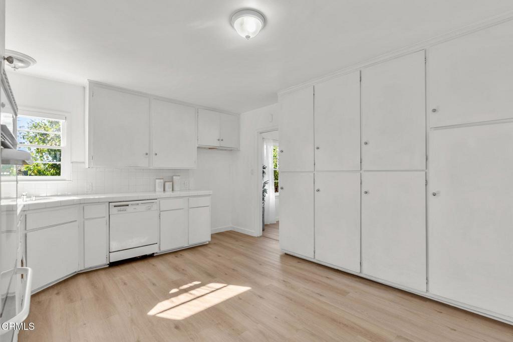 6116 Klump Avenue Avenue