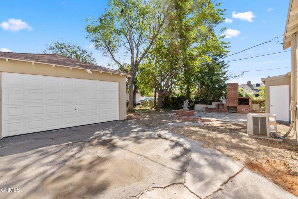 6116 Klump Avenue Avenue