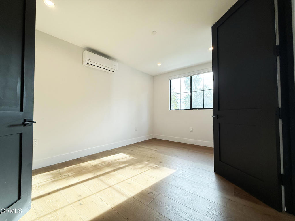 2412 1/2 Norwalk Avenue